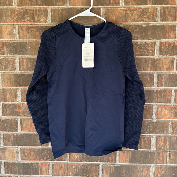 Fabletics Work Out Top - Picture 4 of 4